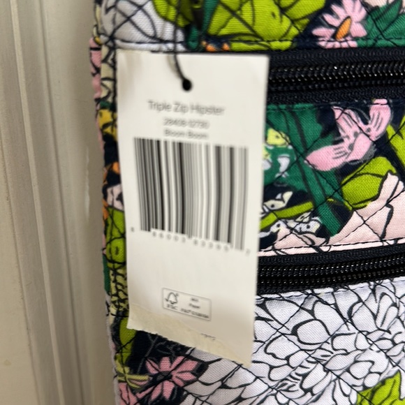 Vera Bradley Triple Zip Hipster bag New - Picture 2 of 5